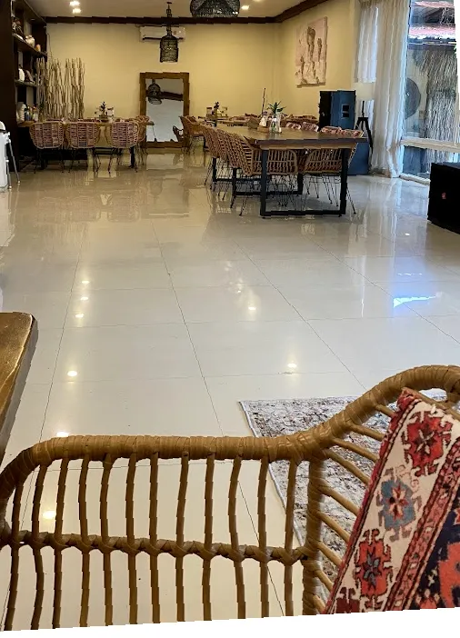 PlunkTone Restaurant & Lounge Bar with LakeView & Healthy Breakfasts