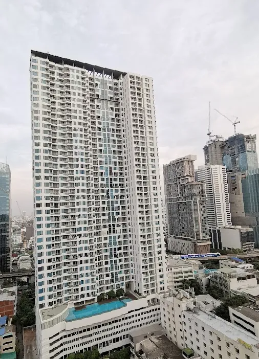 Circle Condominium