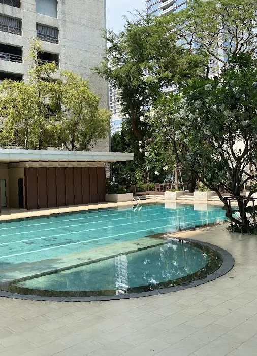 Circle Condominium