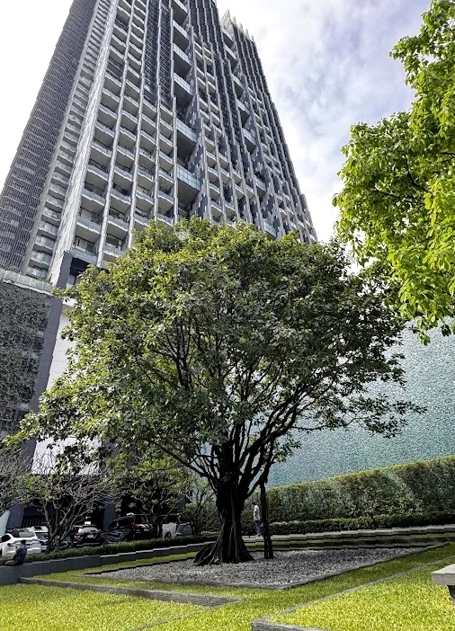 Centric Sathon-St Louis
