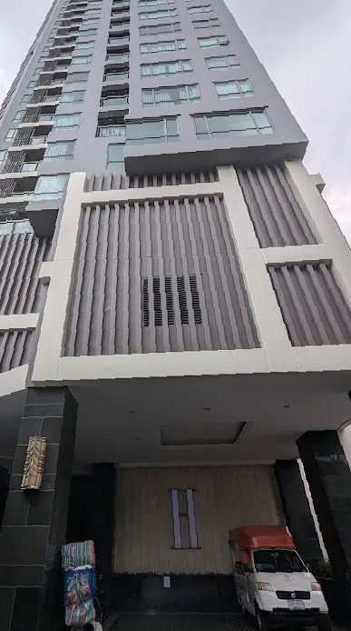 Circle Condominium