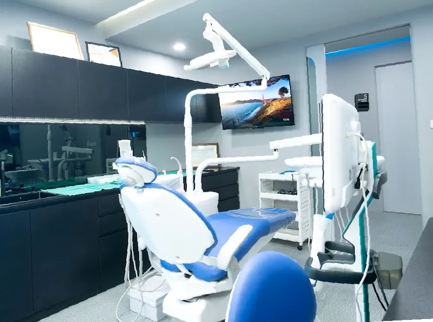 Thantakit Dental Clinic