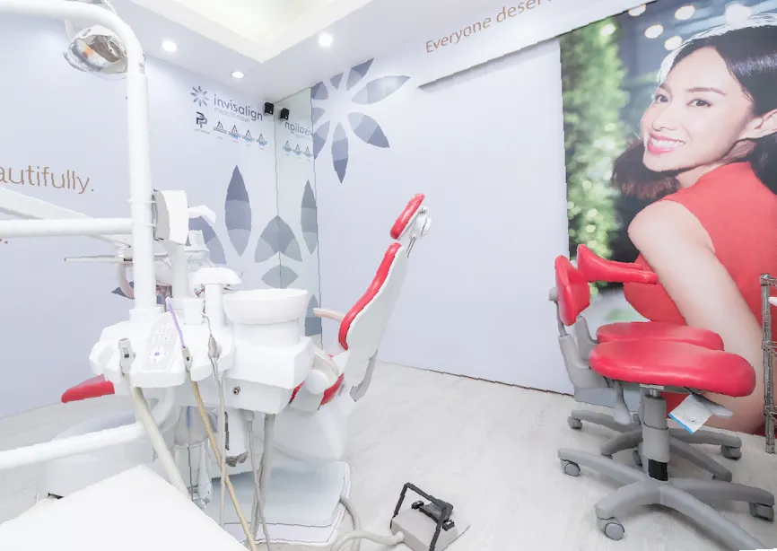 The Ivory Dental Clinic ( คลินิกทันตกรรม ดิไอวรี่ ) ศูนย์รากฟันเทียม วีเนียร์ จัดฟันใส ครอบฟัน ฟันปลอม