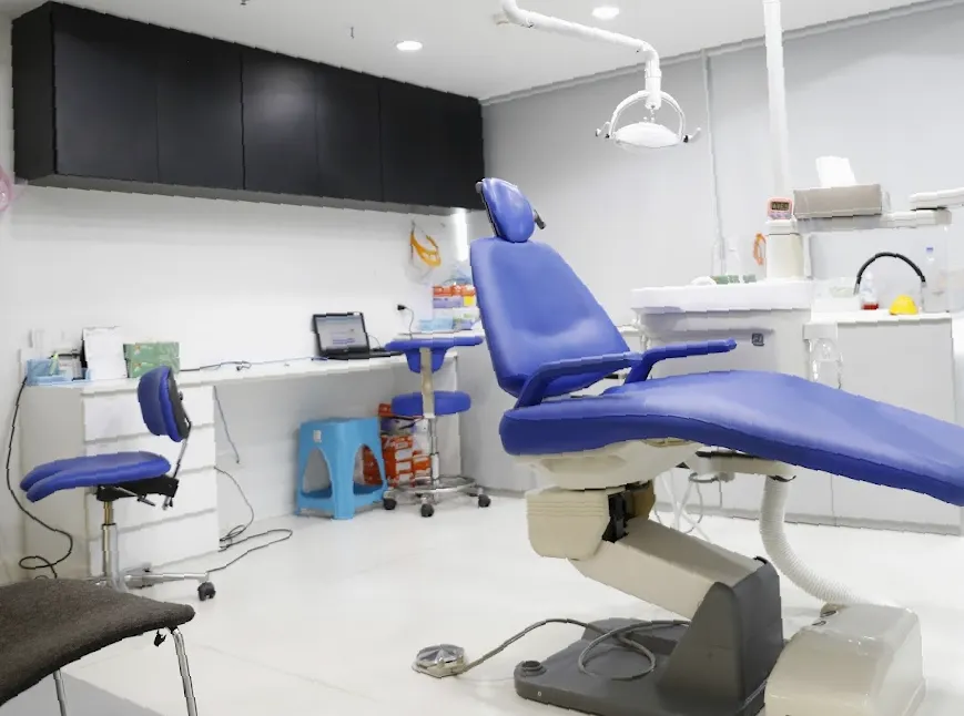 Bangkok Smile Dental Clinic Sukhumvit 21 | Asoke Branch