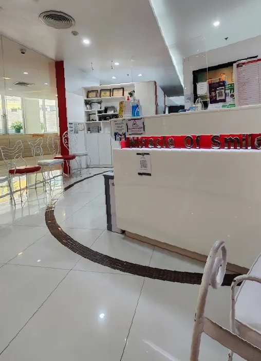 The Ivory Dental Clinic ( คลินิกทันตกรรม ดิไอวรี่ ) ศูนย์รากฟันเทียม วีเนียร์ จัดฟันใส ครอบฟัน ฟันปลอม