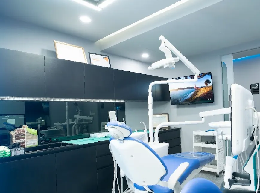 Thantakit International Dental Center in Bangkok+ Thailand