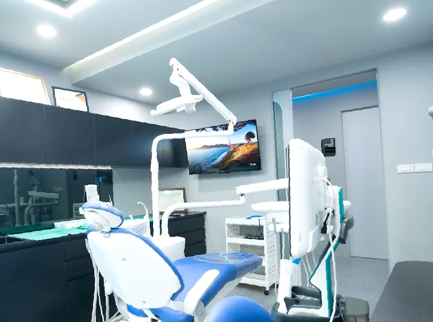 The S Digital Dental Clinic (Invisalign and Implant Centers) คลินิกทันตกรรม ดิเอส สาทร