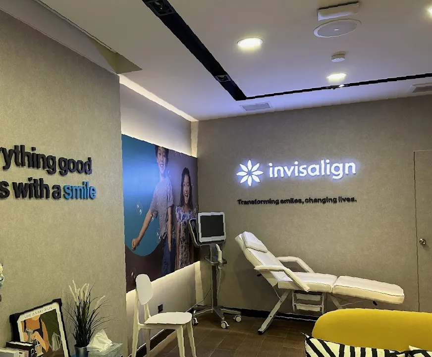 Charoen Nakhon Dental Clinic 2