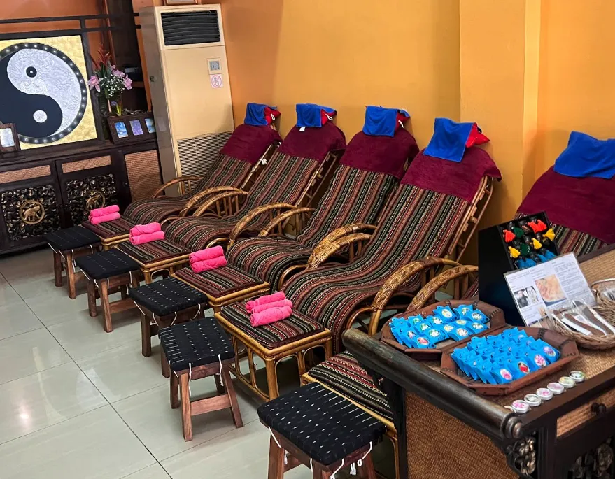 foot massage chiang mai 8 c and r thai massage