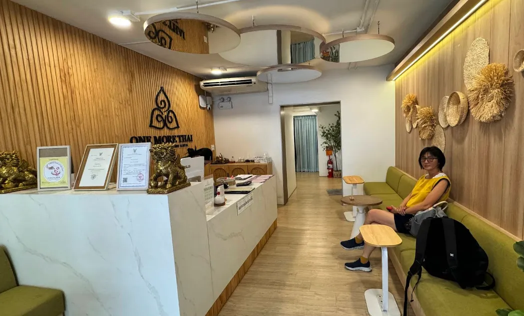 foot massage sukhumvit 3 one more thai massage phrom phong.