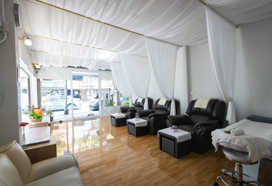 foot massage suvarnabhumi airport 2 koko massage spa