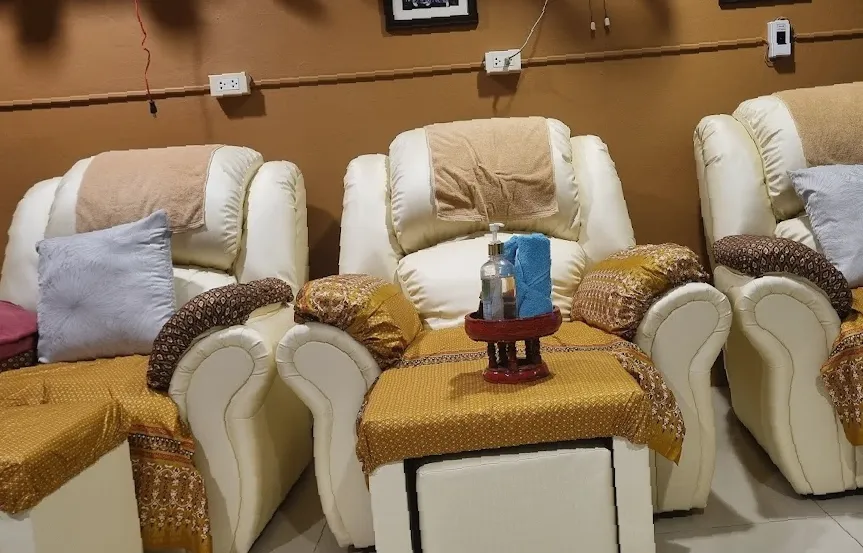 Poo Na Health Massage